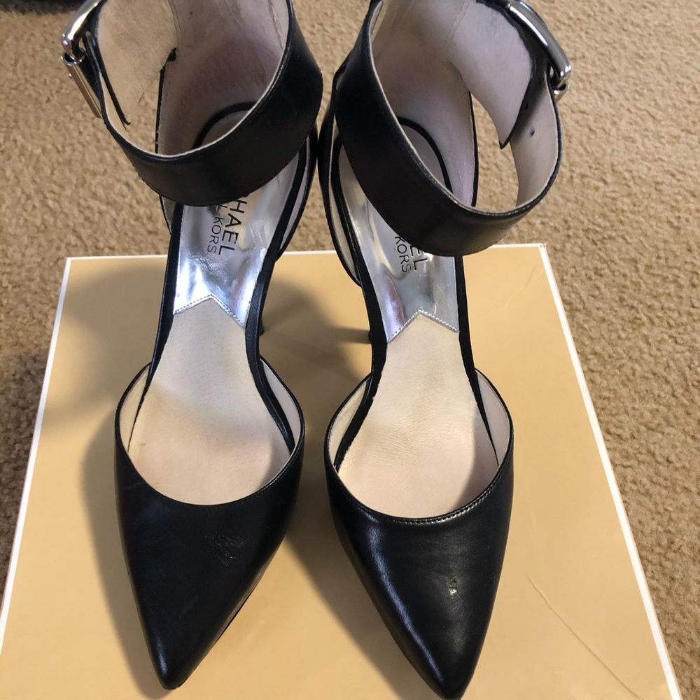 Pumps - Picture 2 of 5